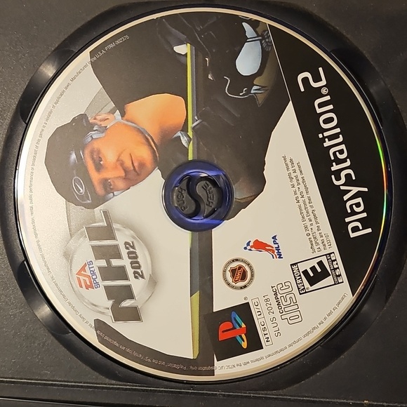 PS2 NHL 2002 - Picture 1 of 2
